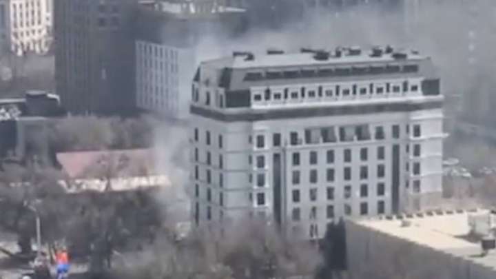 Алматының орталығында салынып жатқан қонақүй өртенді