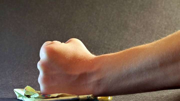 Қызылорда облысында ер адам әйелін дәрігерден қызғанып, соққыға жыққан