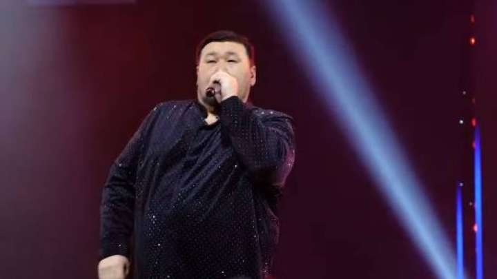 «Мүгедек» деп көк қағаз береді»: танымал әнші қызының ерекшелігі туралы айтты