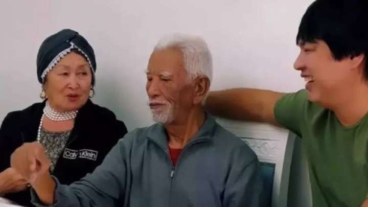 Бүркіт 88 жасқа толған әкесінің туған күнін қалай атап өткенін көрсетті