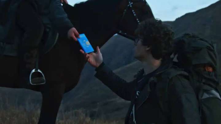 Қазақстан шоколадын жарнамалаған ресейлік актер соққыға жығылды