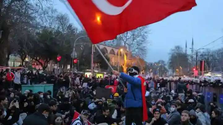 Түркиядағы наразылықтарда 1900 адам ұсталды