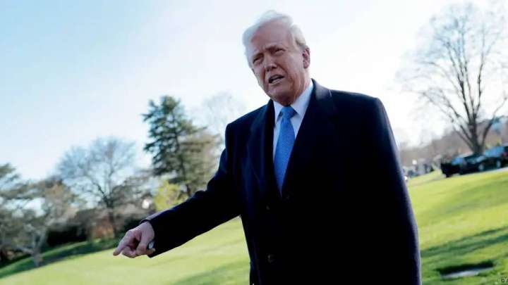 Трамп «АҚШ тарихындағы шындықты қалпына келтіру» жарлығына қол қойды