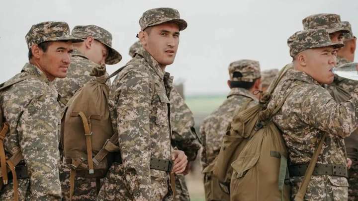 Биыл мыңдаған қазақстандық әскери жиынға шақырылады