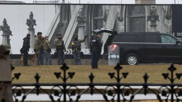 Парламент ғимаратында тосын жағдай болды