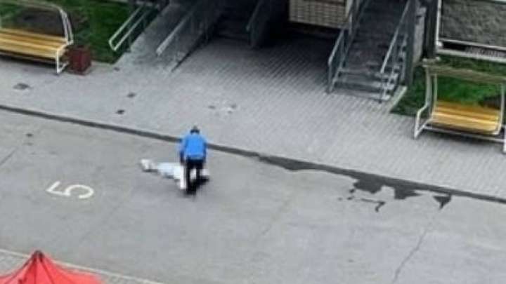 Алматыда 20 жастағы қыз көпқабатты үйден құлап көз жұмды