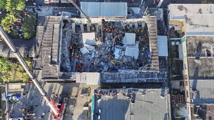 Түнгі клубтың шатыры опырылып, 124 адам қаза тапты