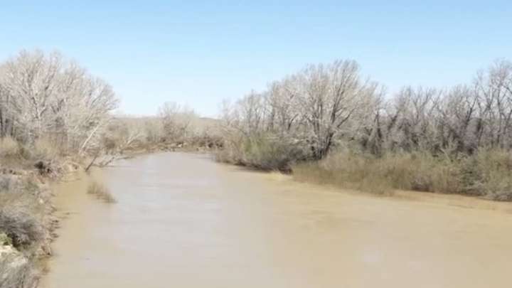 Аягөзде көпір құлап, үш адам суға кетті