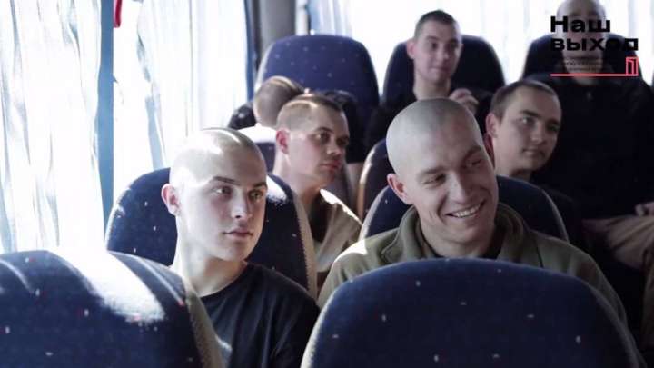 Украина тұтқынға түскен екі қазақ жігітін босатты