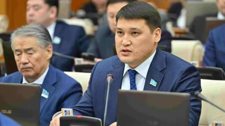 Емханаға түскен Руслан Берденов есін жиды