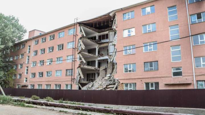 Атырауда университет жатақханасының ғимараты опырылды