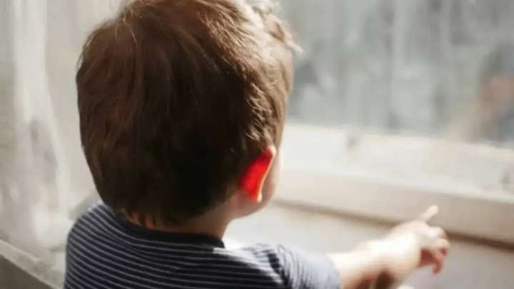 Тағы бір сәби көпқабатты үйдің терезесінен құлап кетті