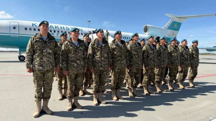 Қазақстандық десантшылар парадқа қатысу үшін Мәскеуге аттанды