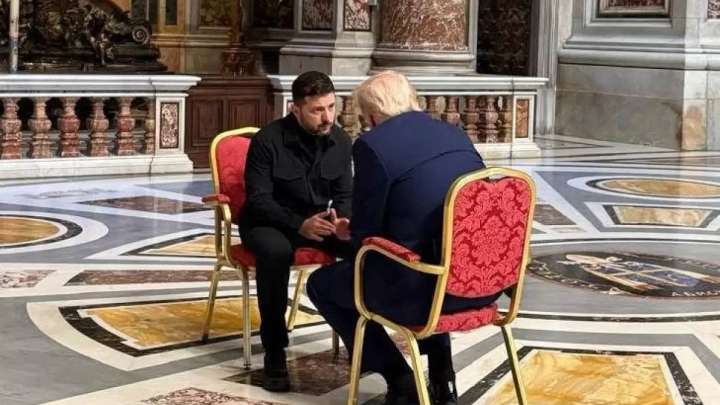 «Бұл өте символикалық кездесу болды». Зеленский мен Трамп Римде не жайлы сөйлесті