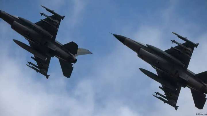 АҚШ Украинаға F-16 ұшақтарына арналған жаңа көмек пакетін мақұлдады