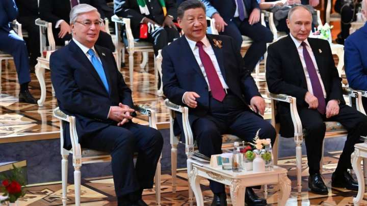 Тоқаев Жеңістің 80 жылдығына арналған мерекелік концертті тамашалады