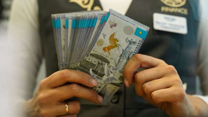 Қазақстандағы орташа жалақы 423 мың теңгеге жетті