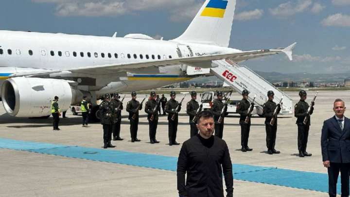 Зеленский Анкараға жетті