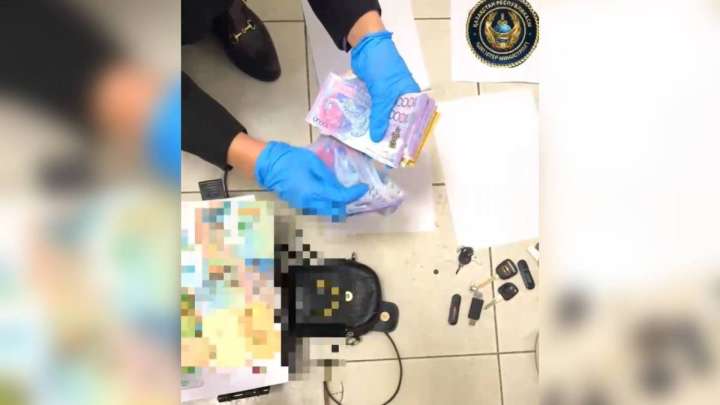 Жалған тіркеу схемасы әшкереленді: Маңғыстауда 75 төлқұжат пен мөр табылды