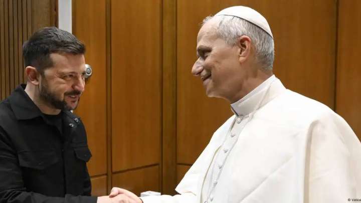 Зеленский Рим Папасымен кездесті