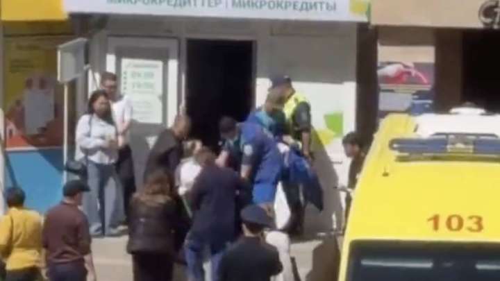 Көкшетауда ер адам әйелін пышақтаған