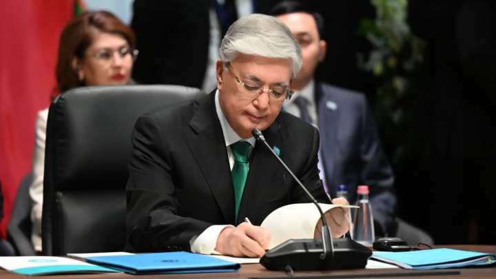 Президенттер саммитте бірнеше құжатқа қол қойды