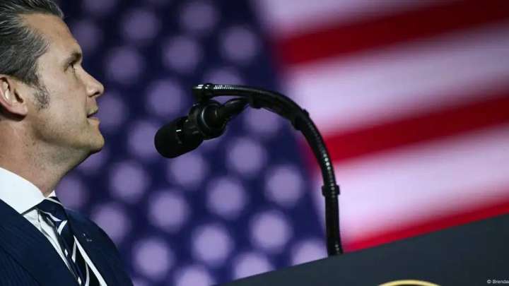 АҚШ Қорғаныс министрі Пентагондағы журналистердің қозғалысын шектеді