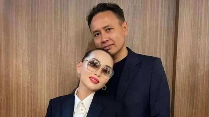 Баян Мақсатқызының күйеуі қызметкерлеріне 100 үй сыйлады