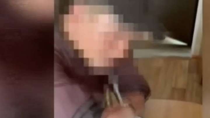 Қызын кепілде ұстаған: қылмыстық топ қол-аяғы жоқ мүгедекті 10 жыл бойы қайыр сұратқан