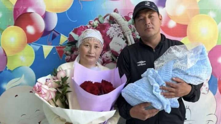 34 жастағы әйел 12-баласын дүниеге әкелді