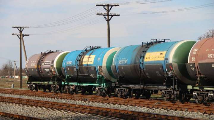 Скляр: ай сайын 50 мың тоннаға дейін жанармай "жалған тауарлар" ретінде сыртқа шығарылған