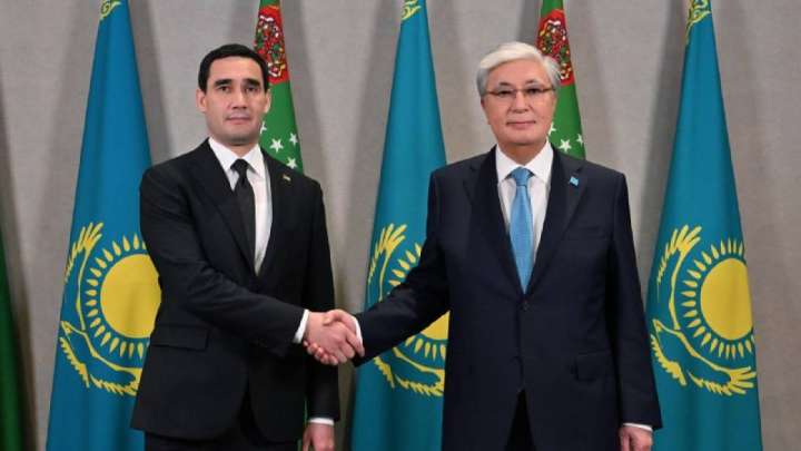 Тоқаев Түрікменстан президентімен кездесті