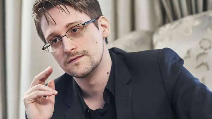 Ресей азаматтығын алған Эдвард Сноуден Украинадағы соғысқа аттана ма