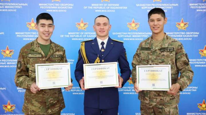 Сарбаздар ҰБТ тапсырмай грант иеленіп жатыр