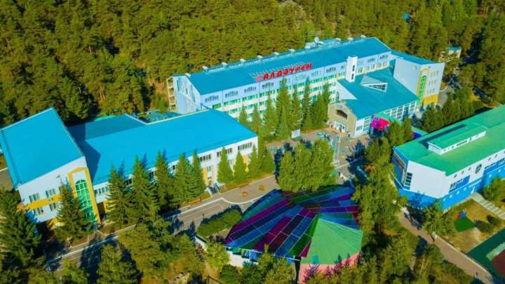 Украиналық балалар Қазақстандағы жазғы лагерьге демалуға келді