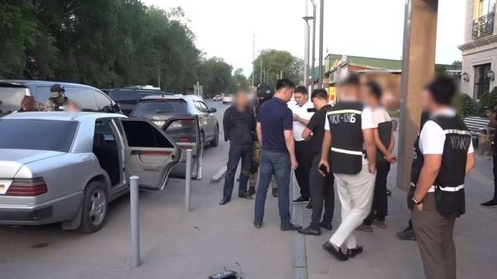 Алматыда бала сатумен айналысқан қылмыстық топ ұсталды