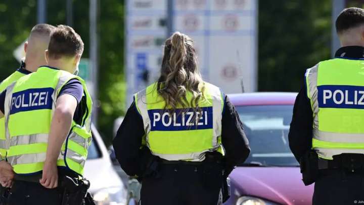 Германия жаңа ережелерге байланысты 160 мигрантты елге кіргізбей қойды