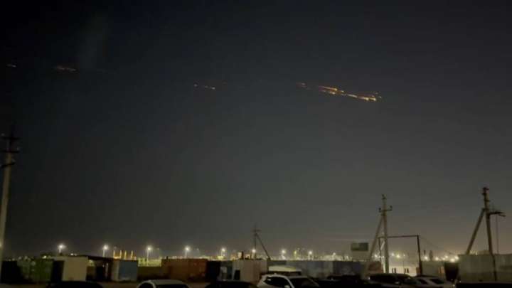 Астананың аспанында белгісіз жарықтар байқалды