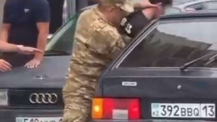 Әскерге күштеп әкету туралы видеоға байланысты Қорғаныс министрлігі жауап берді