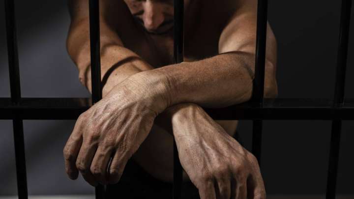 26 рет пышақтаған: Астанада күзетшіні өлтірген адамға үкім шықты