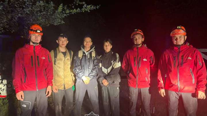 Алматыда тауда адасып кеткен үш жасөспірім табылды