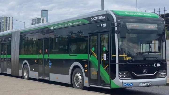 Автобус апатында 2 аяғынан айырылған қыздың отбасына баспана беріледі