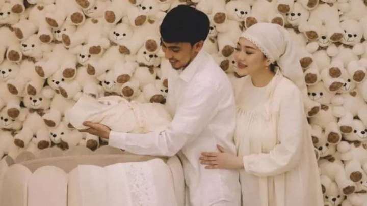 RaiM мен Ерке Есмахан сәби сүйді