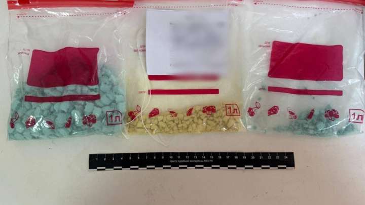 Аса ірі көлемде есірткі тасымалдаған курьер ұсталды