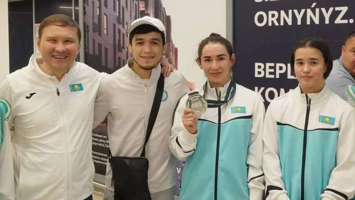 Алматы жұрты Әбиба Әбужақынованы құрметпен күтіп алды