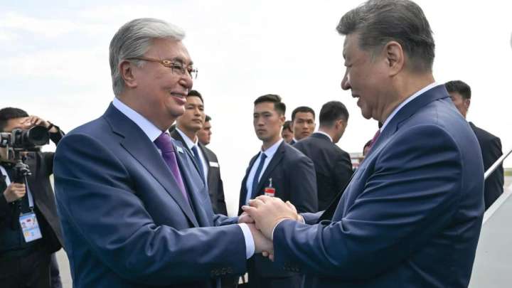 Президент Си Цзиньпинді елорда әуежайынан шығарып салды