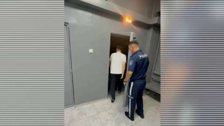 Көше тазалаушыны жылатып, пранк жасаған жігіт қамалды