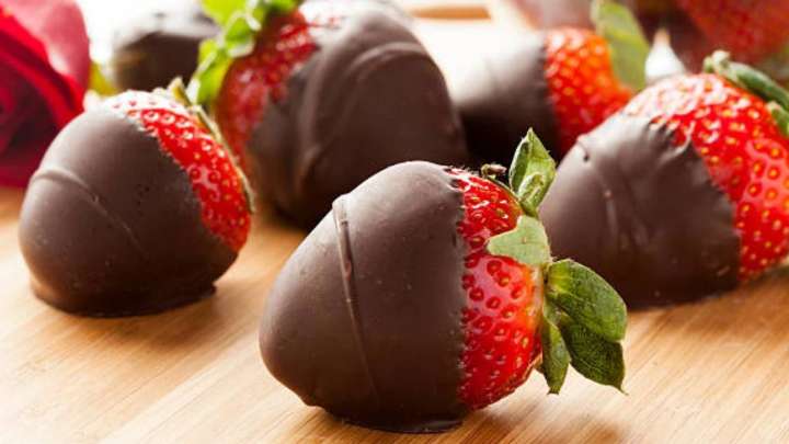 Шымкентте «шоколад қапталған құлпынайды» жарнамалағандар сотталды