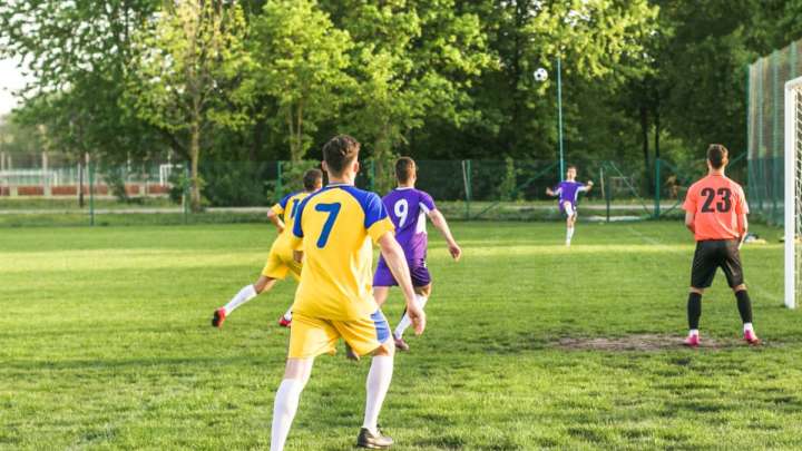 Футбол алаңына 6,5 млн теңге бөлген ауыл әкімі жазаланды