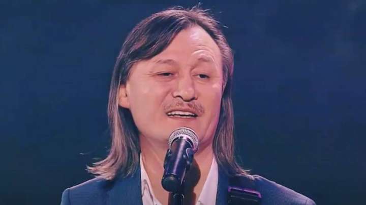 «Тыңдайтын ән қалған жоқ». Ұлықпан Жолдасов жас әншілерді сынға алды